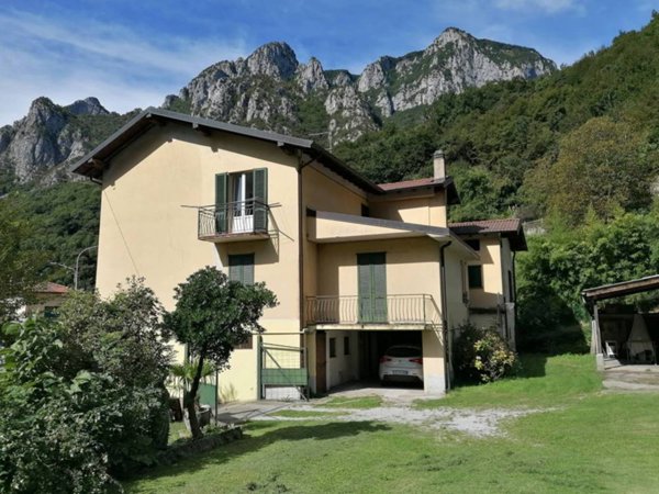 casa indipendente in vendita a Lecco in zona Lecco Centro