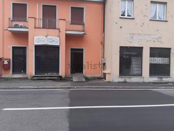 negozio in vendita a Lecco