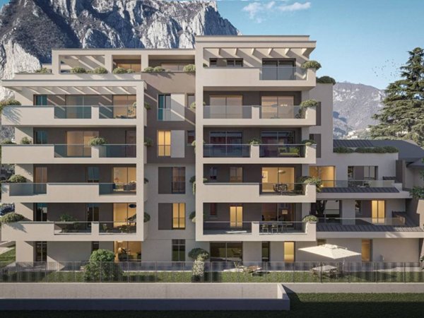 casa indipendente in vendita a Lecco in zona Viale Turati
