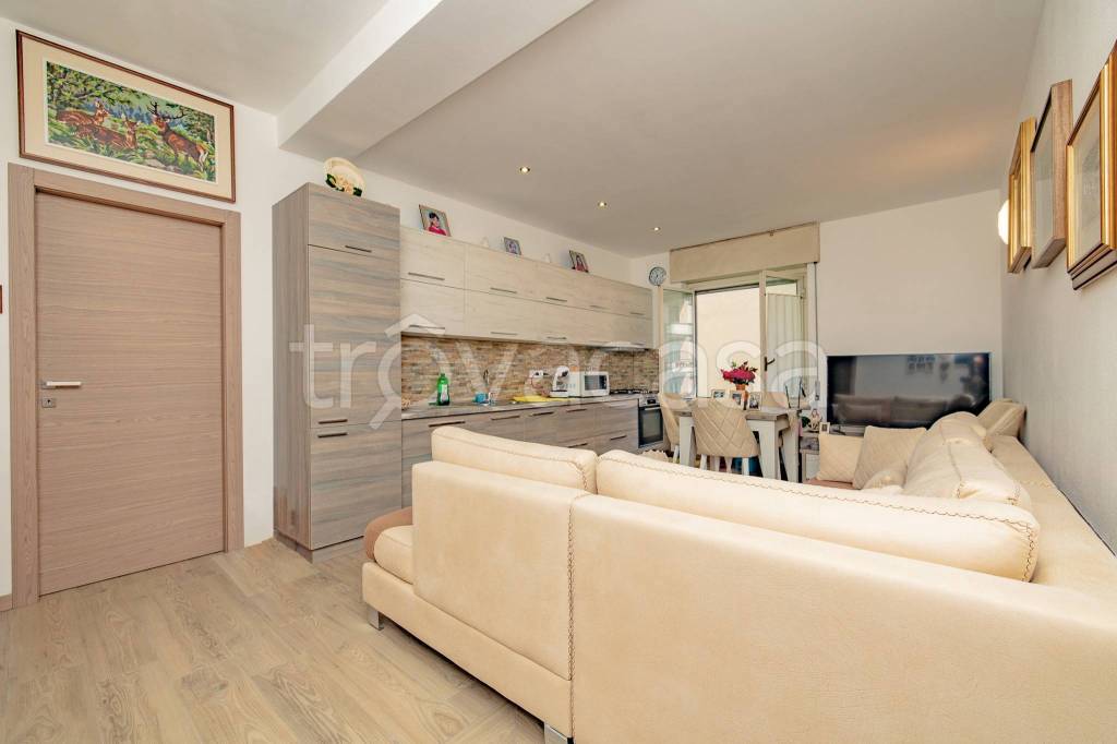 appartamento in vendita a Lecco in zona Castello