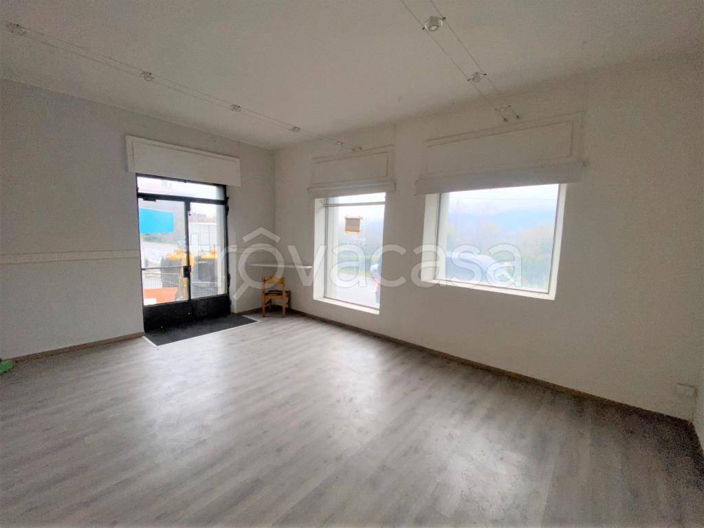 appartamento in vendita a Lecco in zona Maggianico