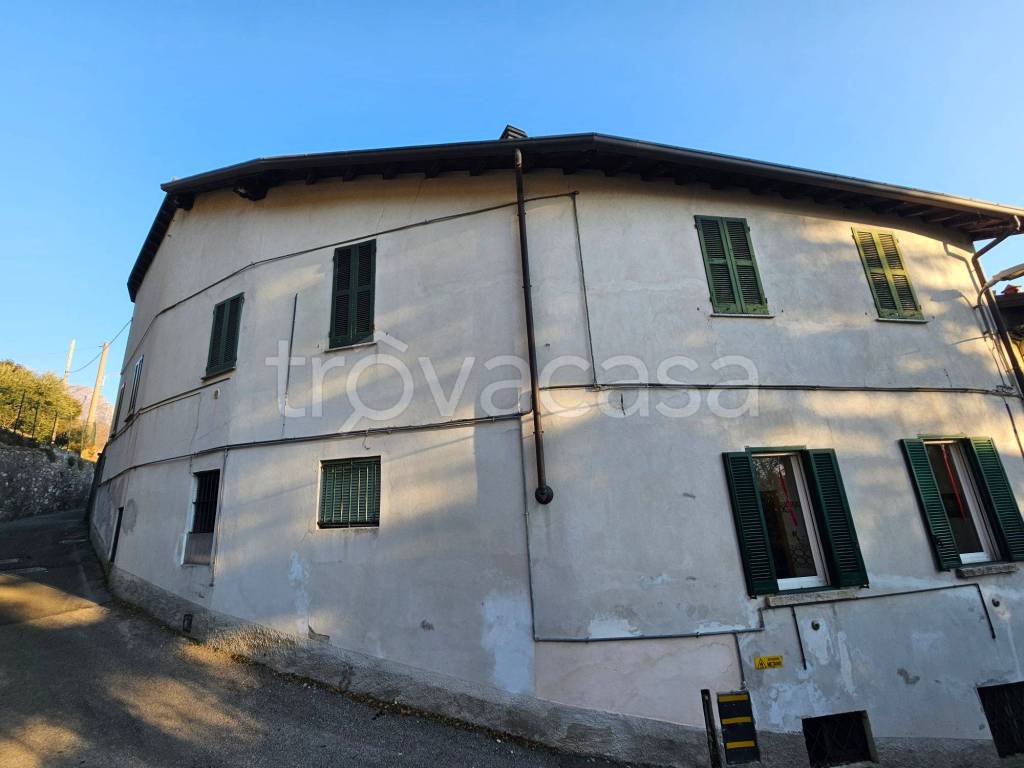 appartamento in vendita a Lecco in zona Rancio