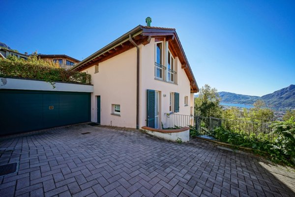 casa indipendente in vendita a Lecco in zona Acquate