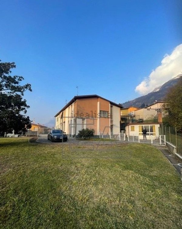 casa indipendente in vendita a Lecco in zona Chiuso
