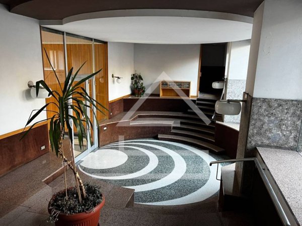 appartamento in vendita a Lecco in zona Lecco Centro
