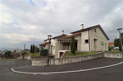 casa indipendente in vendita a Lecco