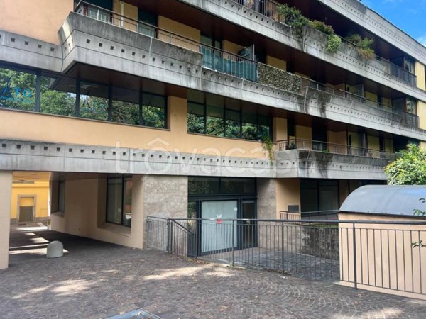 negozio in vendita a Lecco in zona Castello