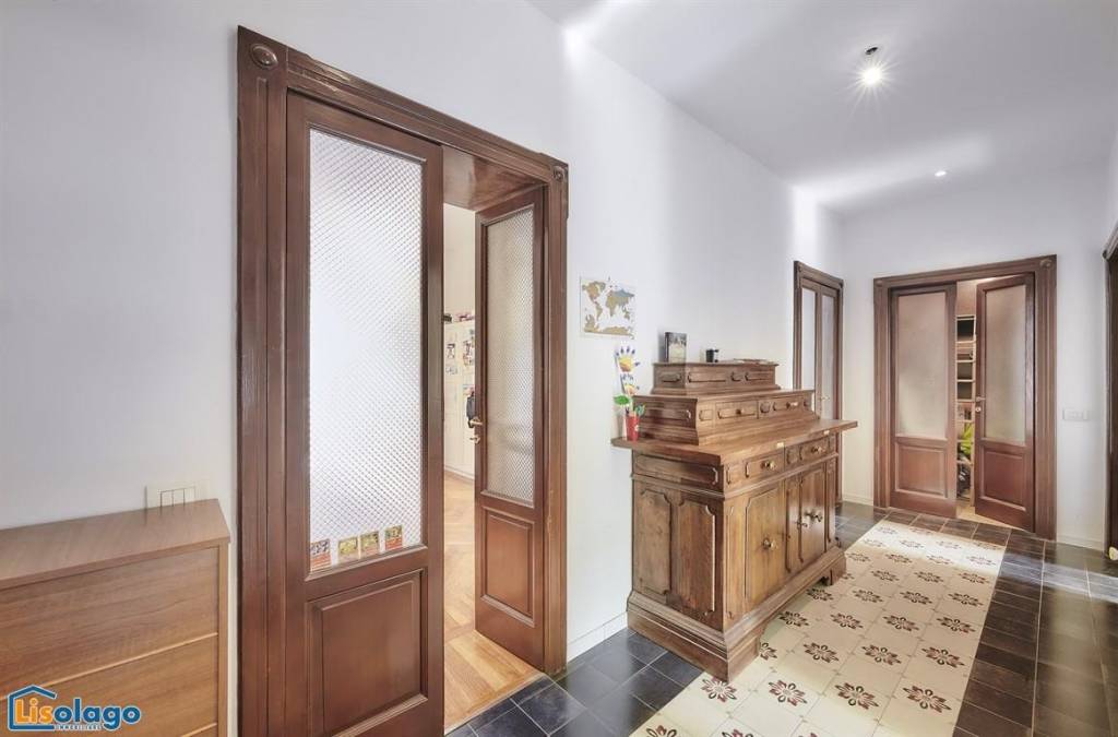 appartamento in vendita a Lecco in zona Lecco Centro