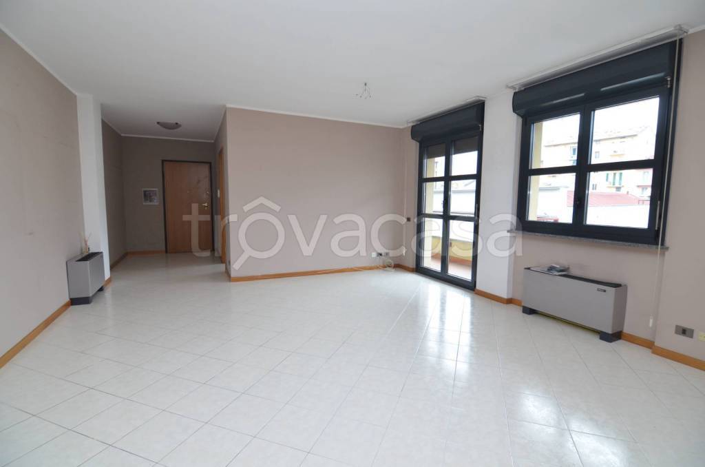 appartamento in vendita a Lecco in zona Lecco Centro