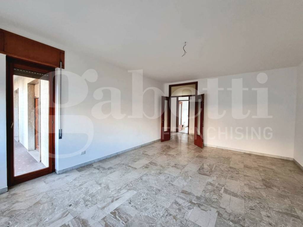appartamento in vendita a Lecco in zona Chiuso