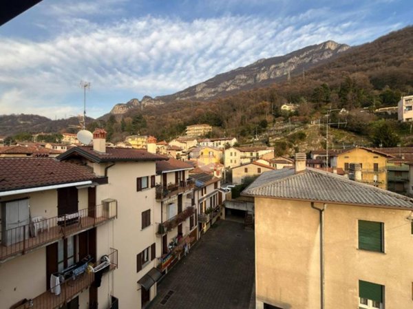 appartamento in vendita a Lecco in zona Maggianico