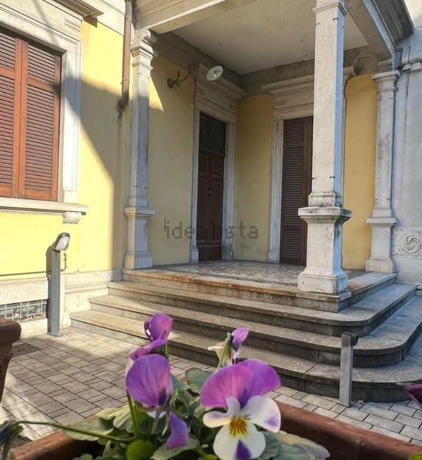 appartamento in vendita a Lecco in zona Lecco Centro