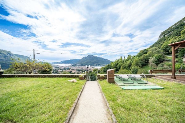 casa indipendente in vendita a Lecco in zona Rancio