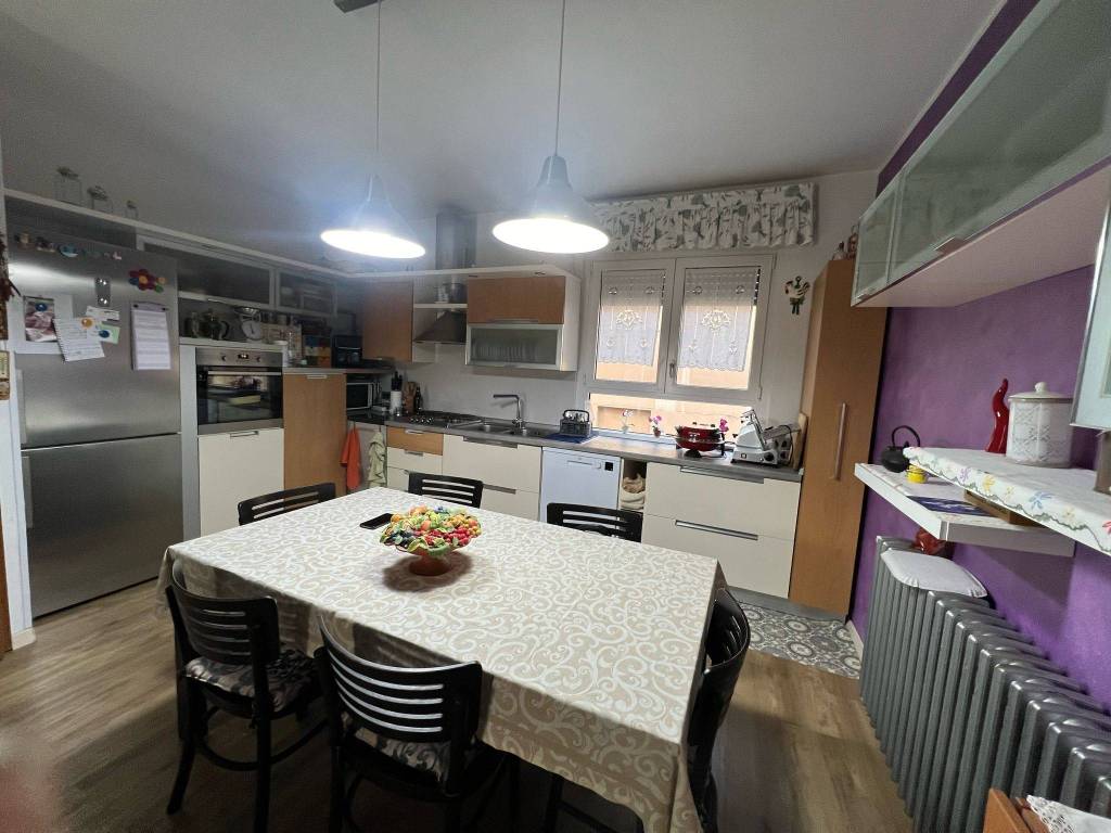 casa indipendente in vendita a Lecco in zona Via della Pergola