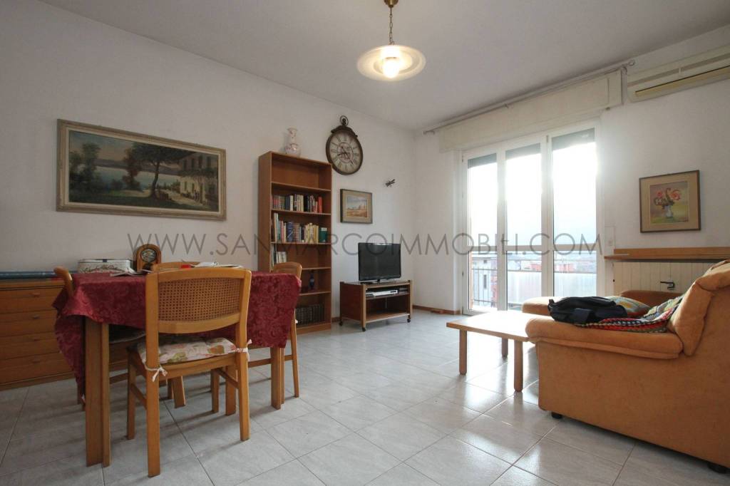 appartamento in vendita a Lecco in zona Belledo