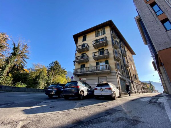 negozio in vendita a Lecco in zona Belledo