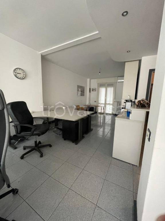 appartamento in vendita a Lecco in zona Lecco Centro
