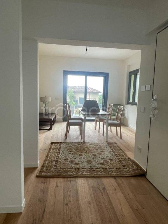 appartamento in vendita a Lecco in zona Laorca
