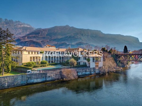 appartamento in vendita a Lecco in zona Pescarenico