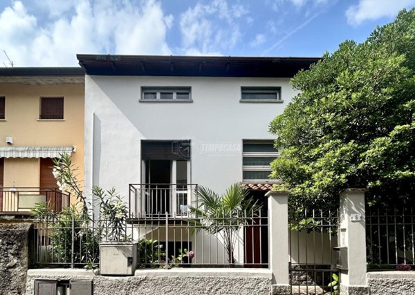 casa indipendente in vendita a Lecco in zona Olate