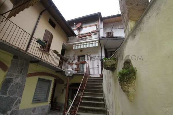 appartamento in vendita a Lecco in zona Maggianico