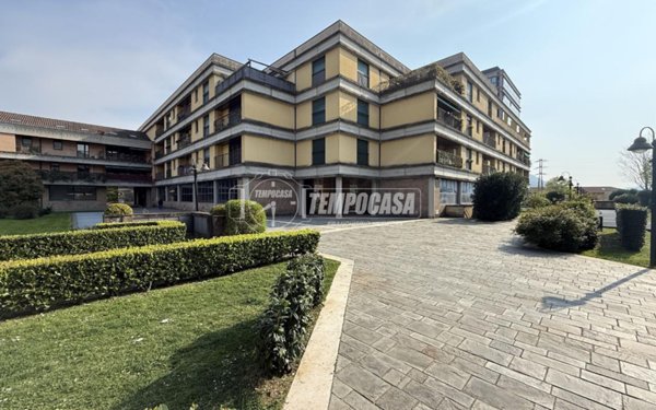 appartamento in vendita a Lecco in zona Pescarenico
