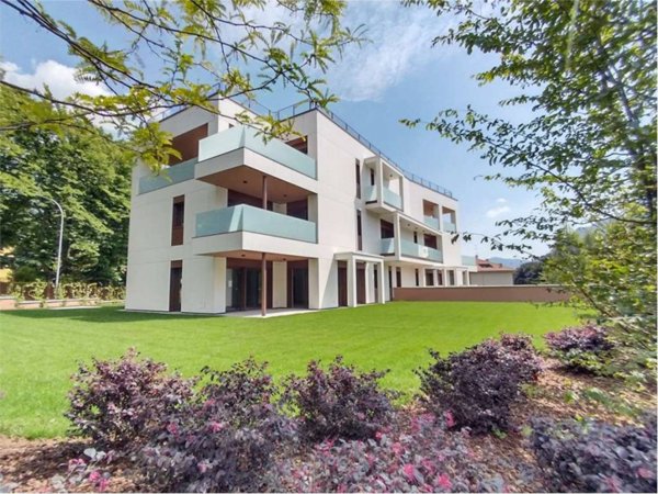 appartamento in vendita a Lecco in zona Olate