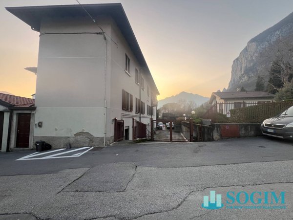 appartamento in vendita a Lecco in zona Rancio