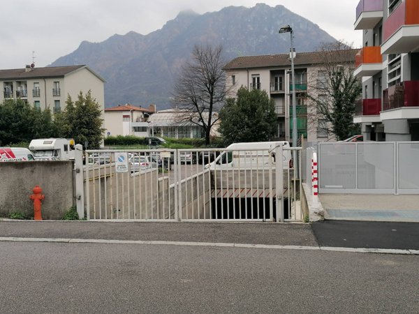 ufficio in vendita a Lecco in zona Belledo