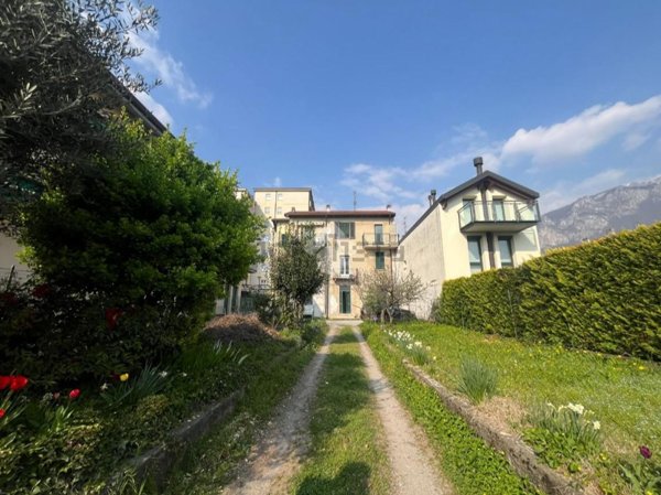 appartamento in vendita a Lecco in zona Castello