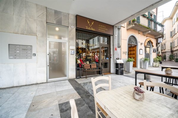 negozio in vendita a Lecco in zona Lecco Centro