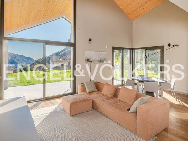 casa indipendente in vendita a Lecco in zona Laorca