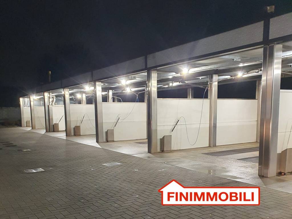 negozio in vendita a Lecco in zona Lecco Centro