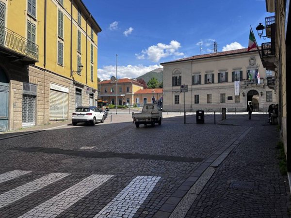 appartamento in vendita a Lecco in zona Lecco Centro