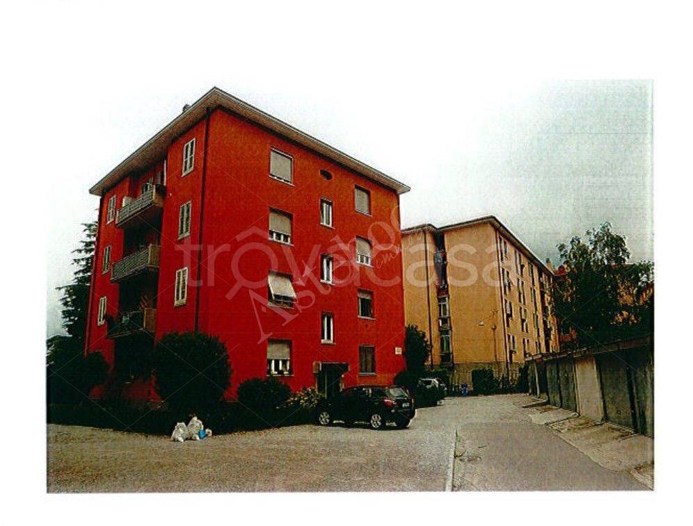 appartamento in vendita a Lecco in zona Belledo