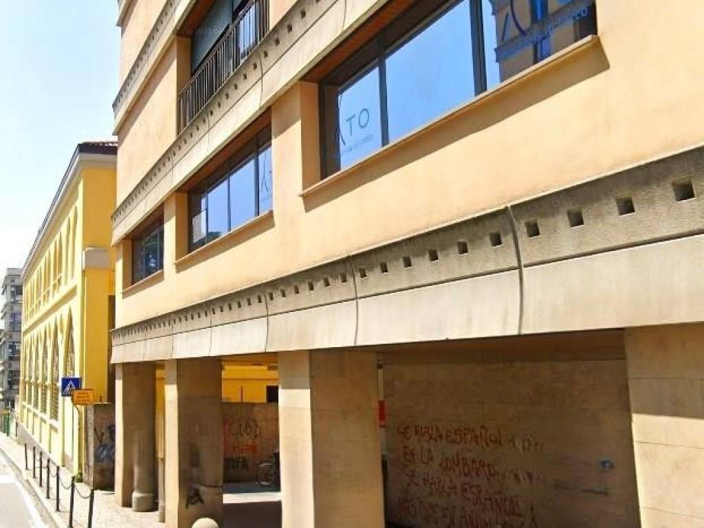 negozio in vendita a Lecco in zona Lecco Centro