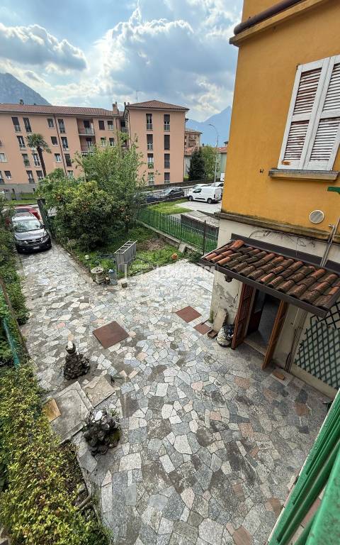 casa indipendente in vendita a Lecco in zona Belledo