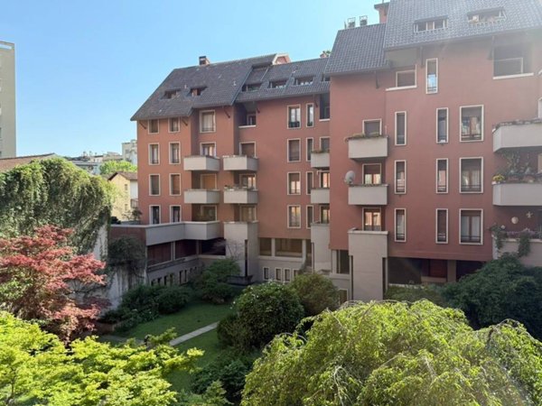 appartamento in vendita a Lecco in zona Lecco Centro