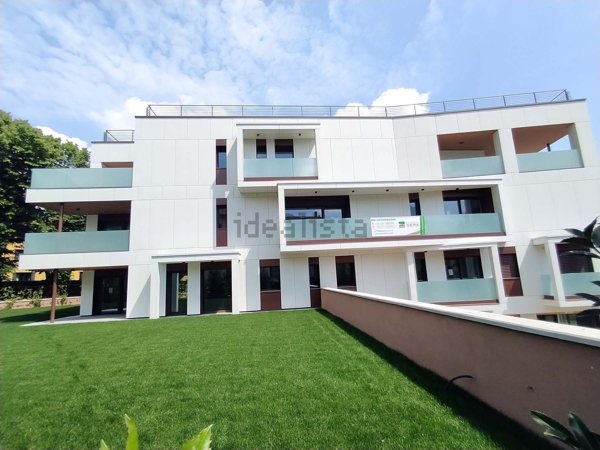 appartamento in vendita a Lecco in zona Castello