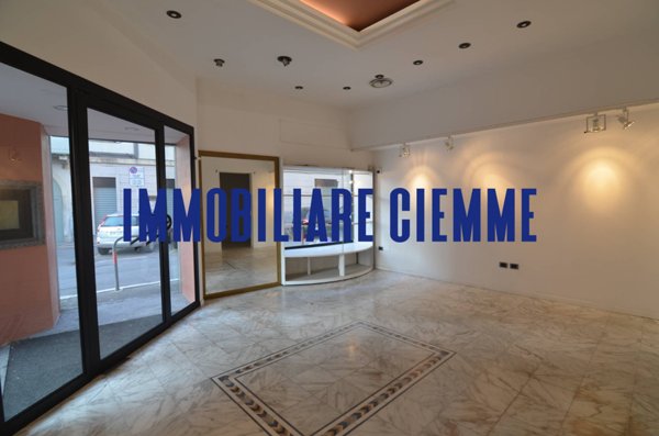 locale commerciale in vendita a Lecco in zona Lecco Centro