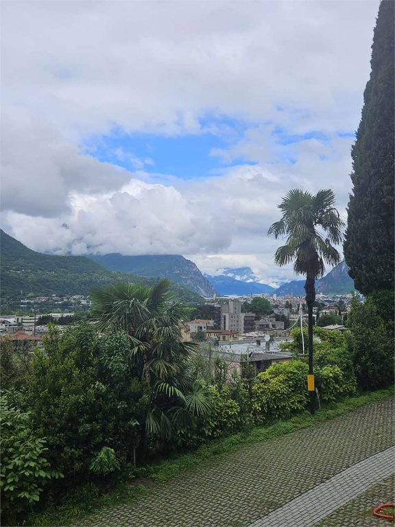 casa indipendente in vendita a Lecco in zona Maggianico
