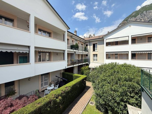 appartamento in vendita a Lecco in zona Castello