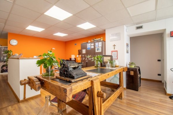 ufficio in vendita a Lecco in zona Corso Promessi Sposi