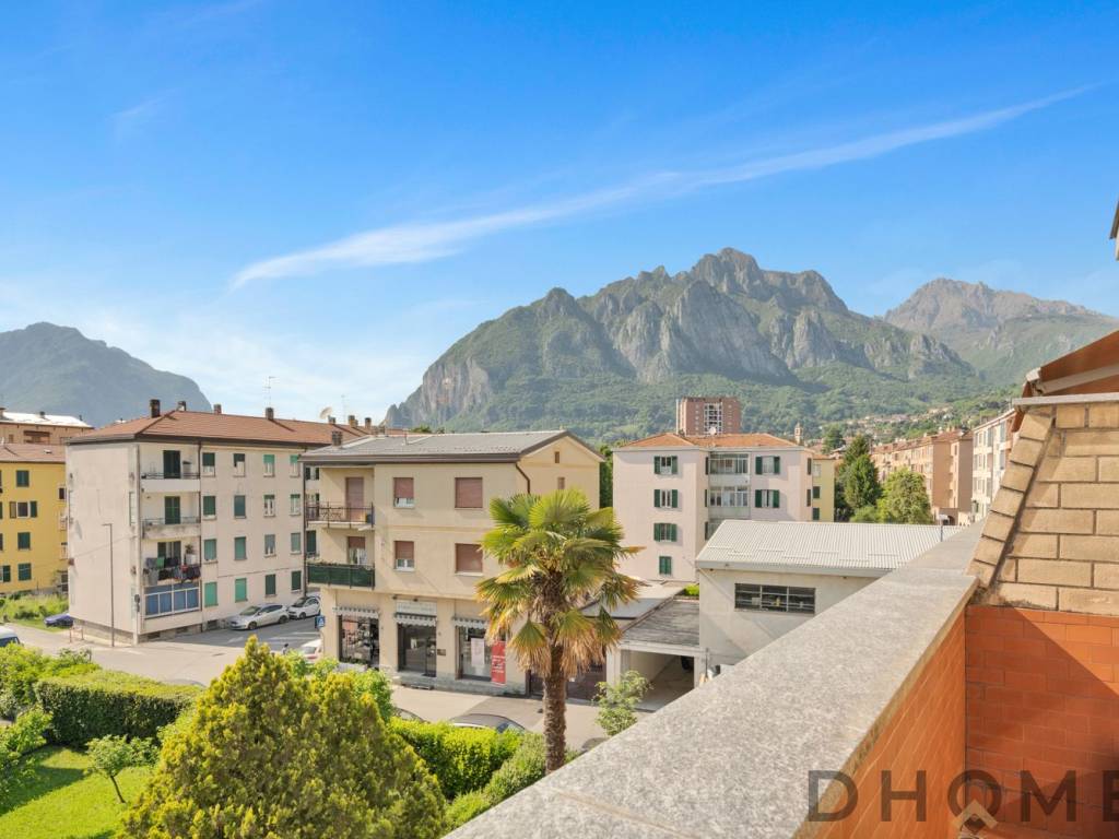 appartamento in vendita a Lecco in zona Germanedo