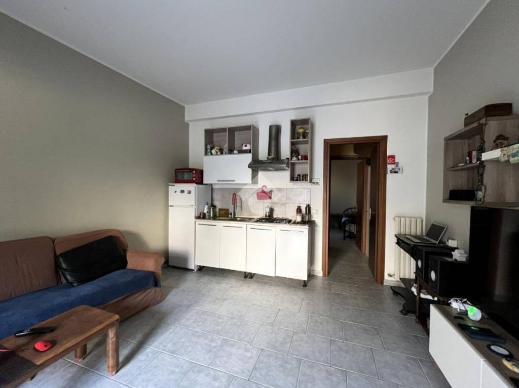 appartamento in vendita a Lecco in zona Olate