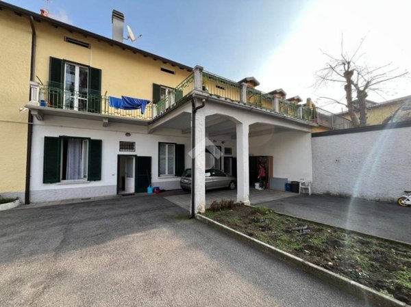 appartamento in vendita a Lecco in zona Olate