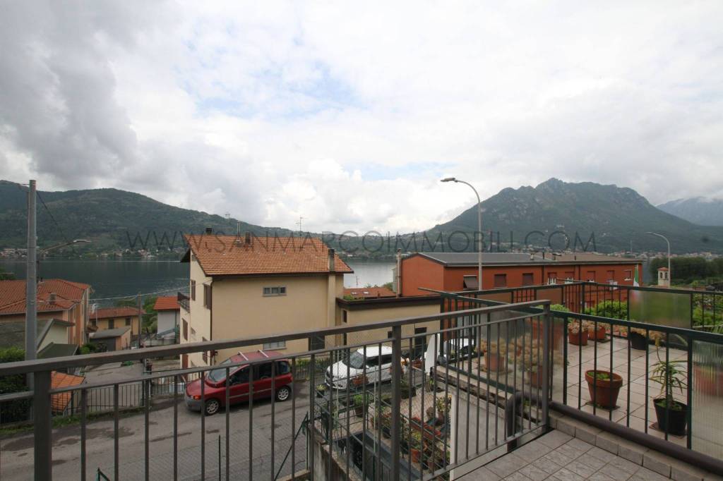 casa indipendente in vendita a Lecco in zona Chiuso