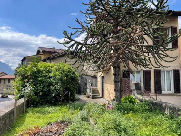 casa indipendente in vendita a Lecco in zona Bonacina