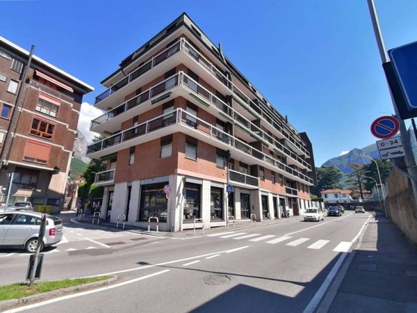 appartamento in vendita a Lecco in zona Castello