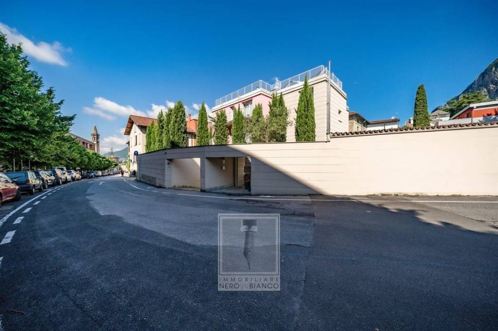 appartamento in vendita a Lecco in zona Castello